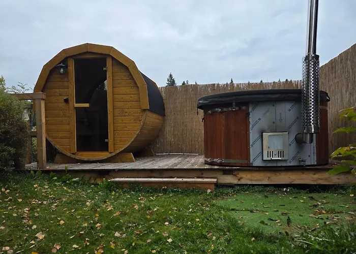 Hamry Z Jacuzzi Villa